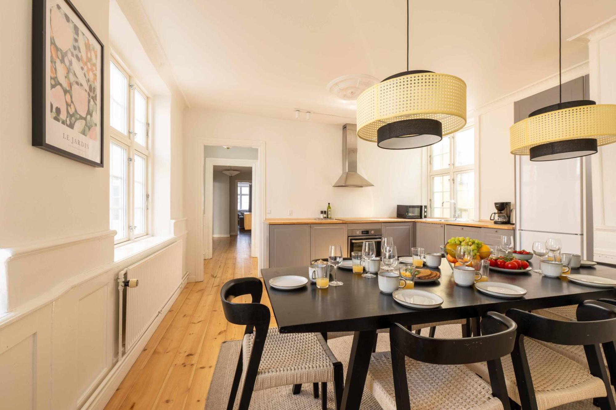 Big 4 Bedroom Apartment With Bathtub By Cph City Hall Square Copenhague Exterior foto