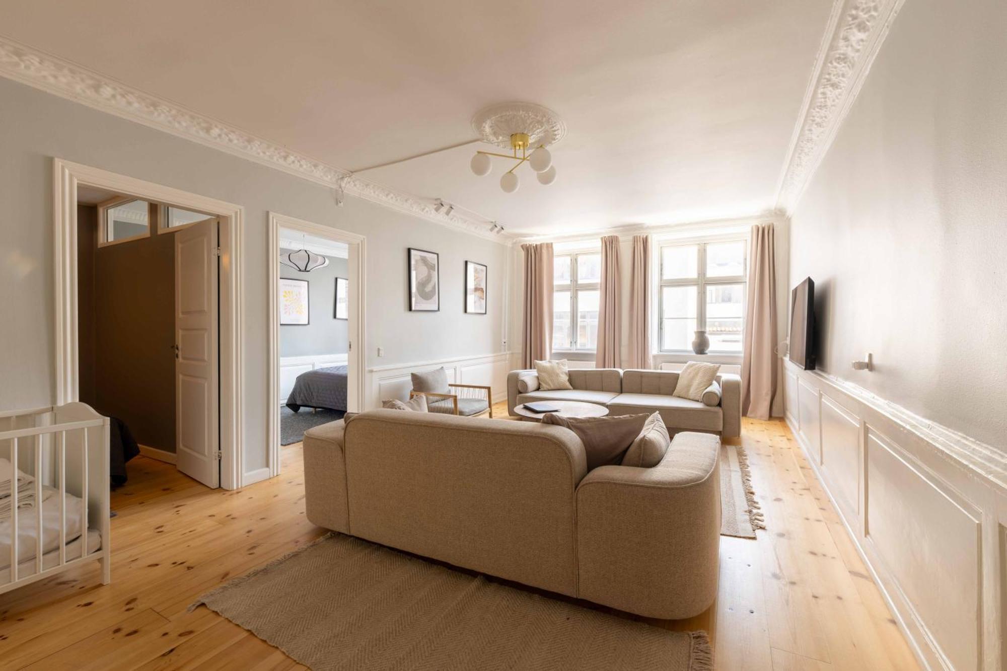 Big 4 Bedroom Apartment With Bathtub By Cph City Hall Square Copenhague Exterior foto