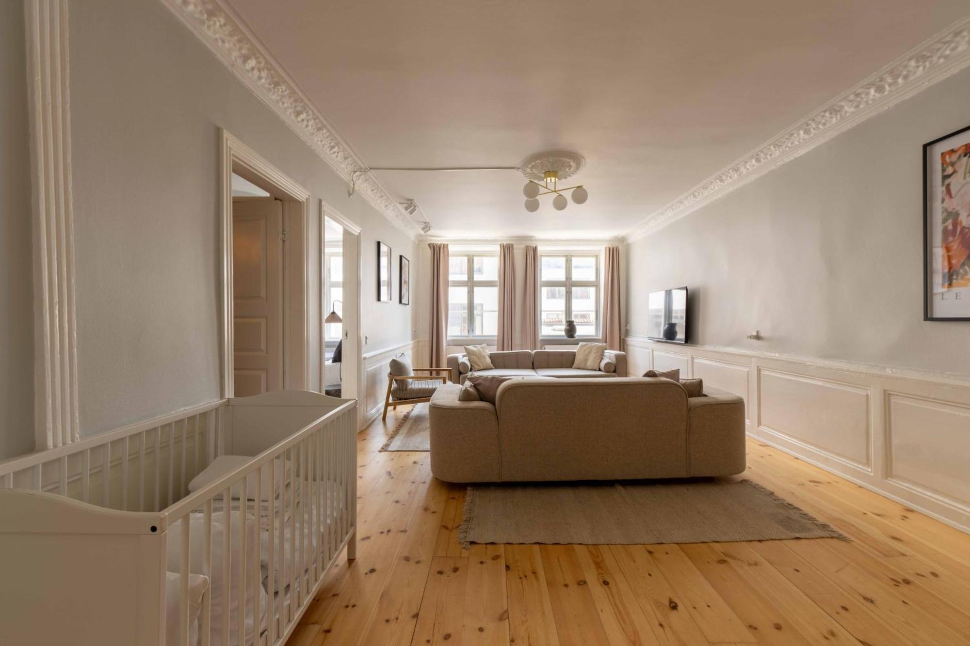 Big 4 Bedroom Apartment With Bathtub By Cph City Hall Square Copenhague Exterior foto